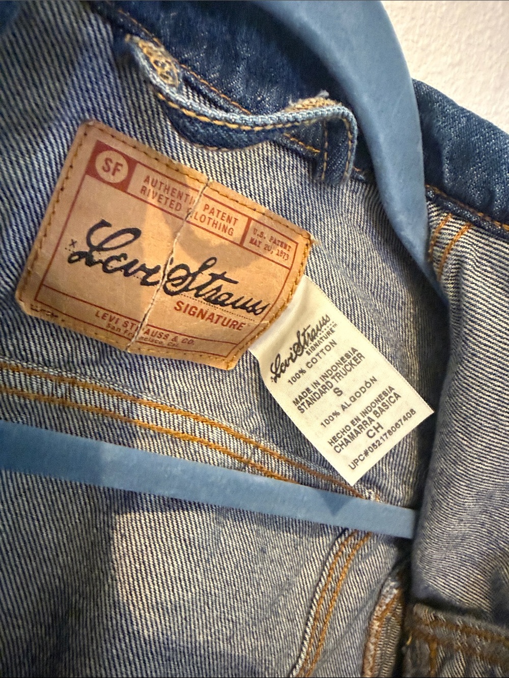 Levi Strauss Signature Vintage Classic Blue Denim Jacket with Tan Stitching S - Picture 2 of 8